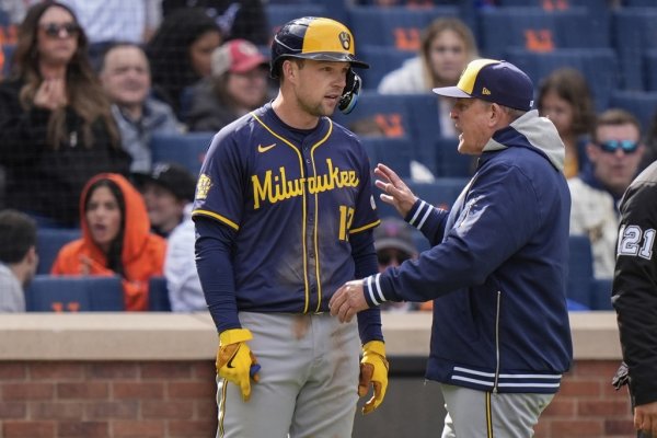   Rhys Hoskins has 4 RBIs in 7-6 win, Mets' Johan Ramírez ejected for throwing behind Brewers DH