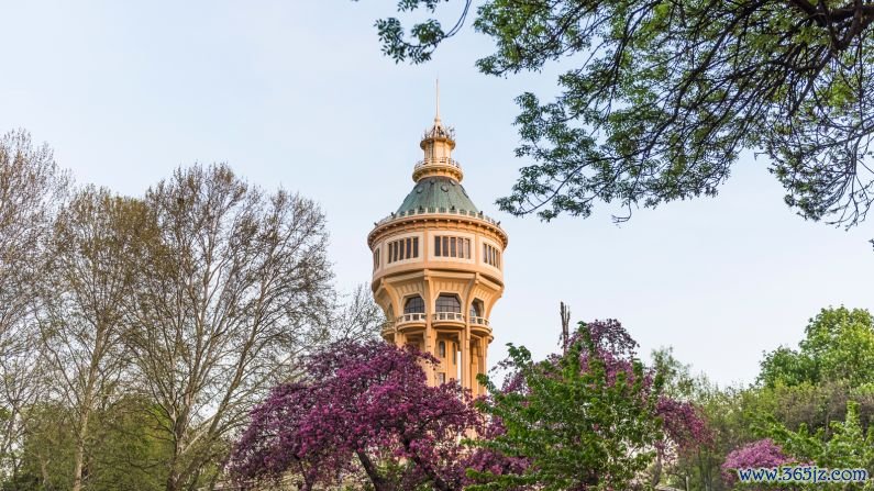 Margaret Island Water Tower: This 107-year-old building holds a lookout tower that showcases a spectacular 360-degree view of Budapest. 