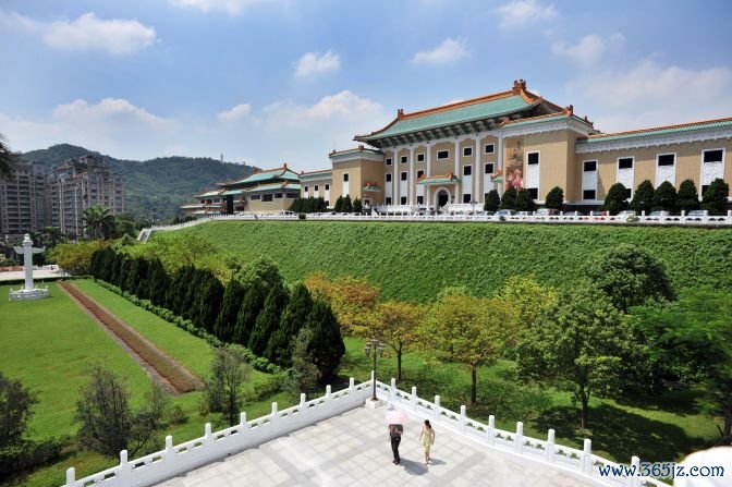 18. National Palace Museum, Taipei: Taiwan's impressive palace museum is home to a collection of ancient Chinese artifacts.